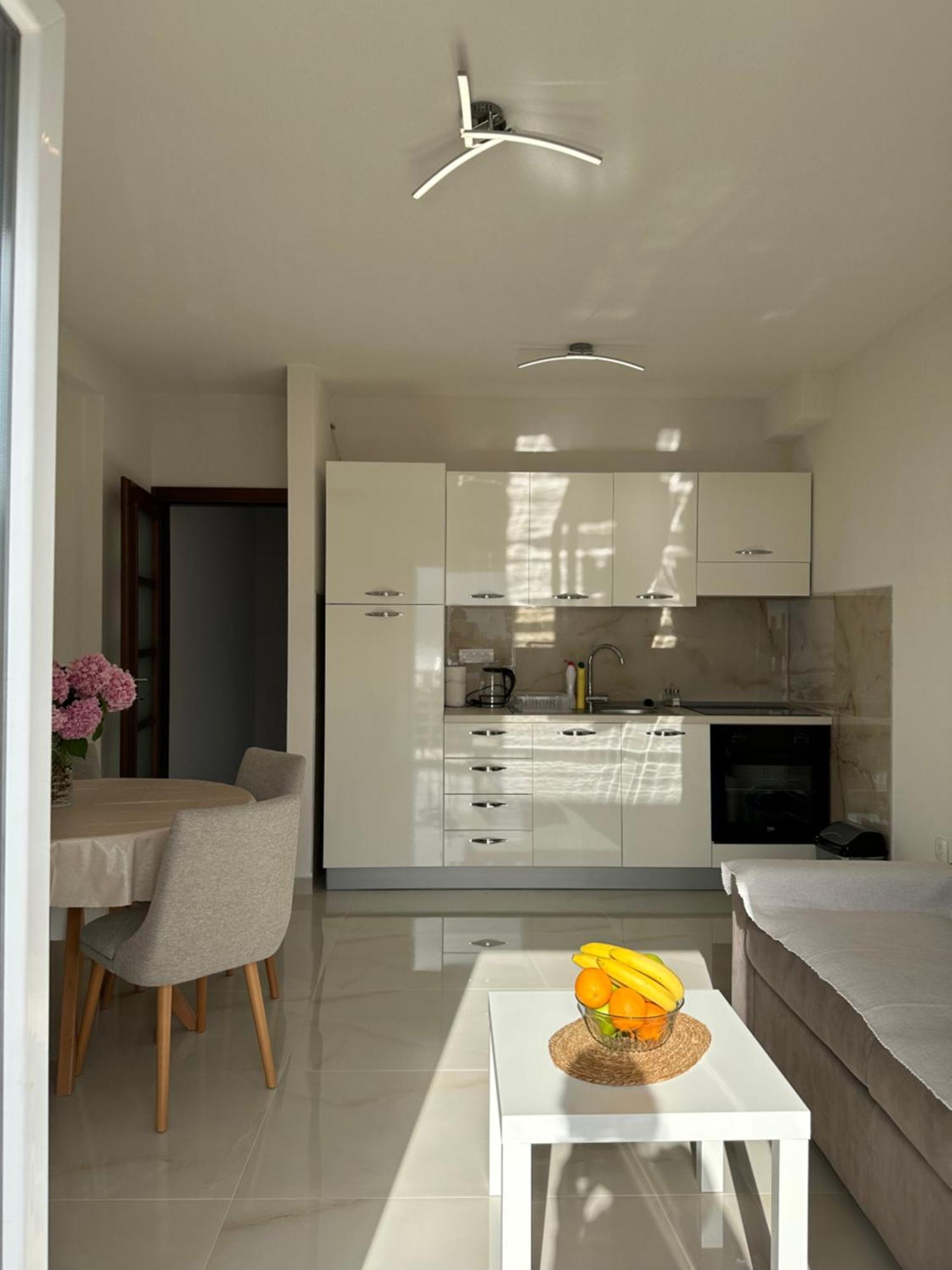 Sunny Apartment Kotor Extérieur photo