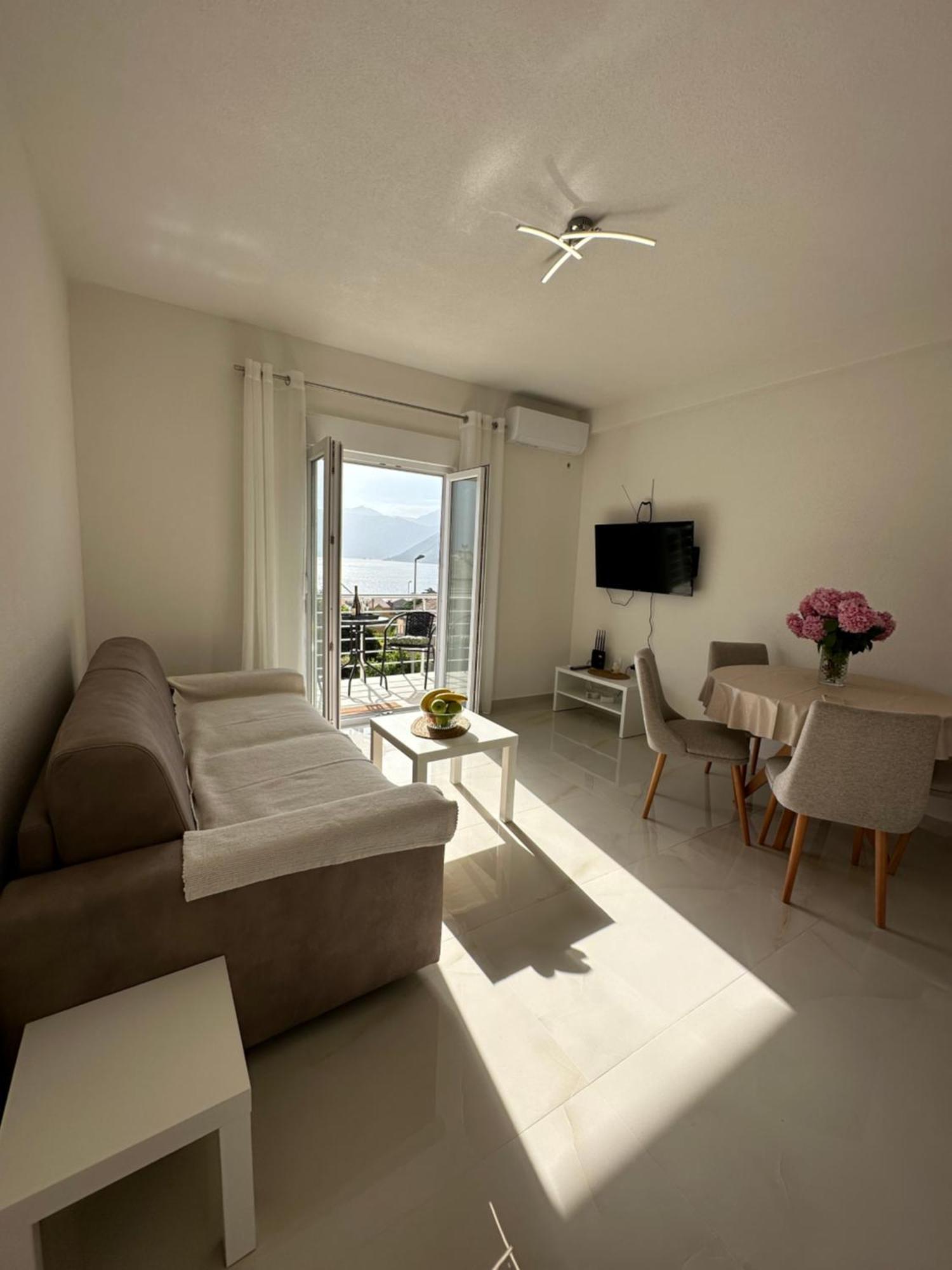 Sunny Apartment Kotor Extérieur photo