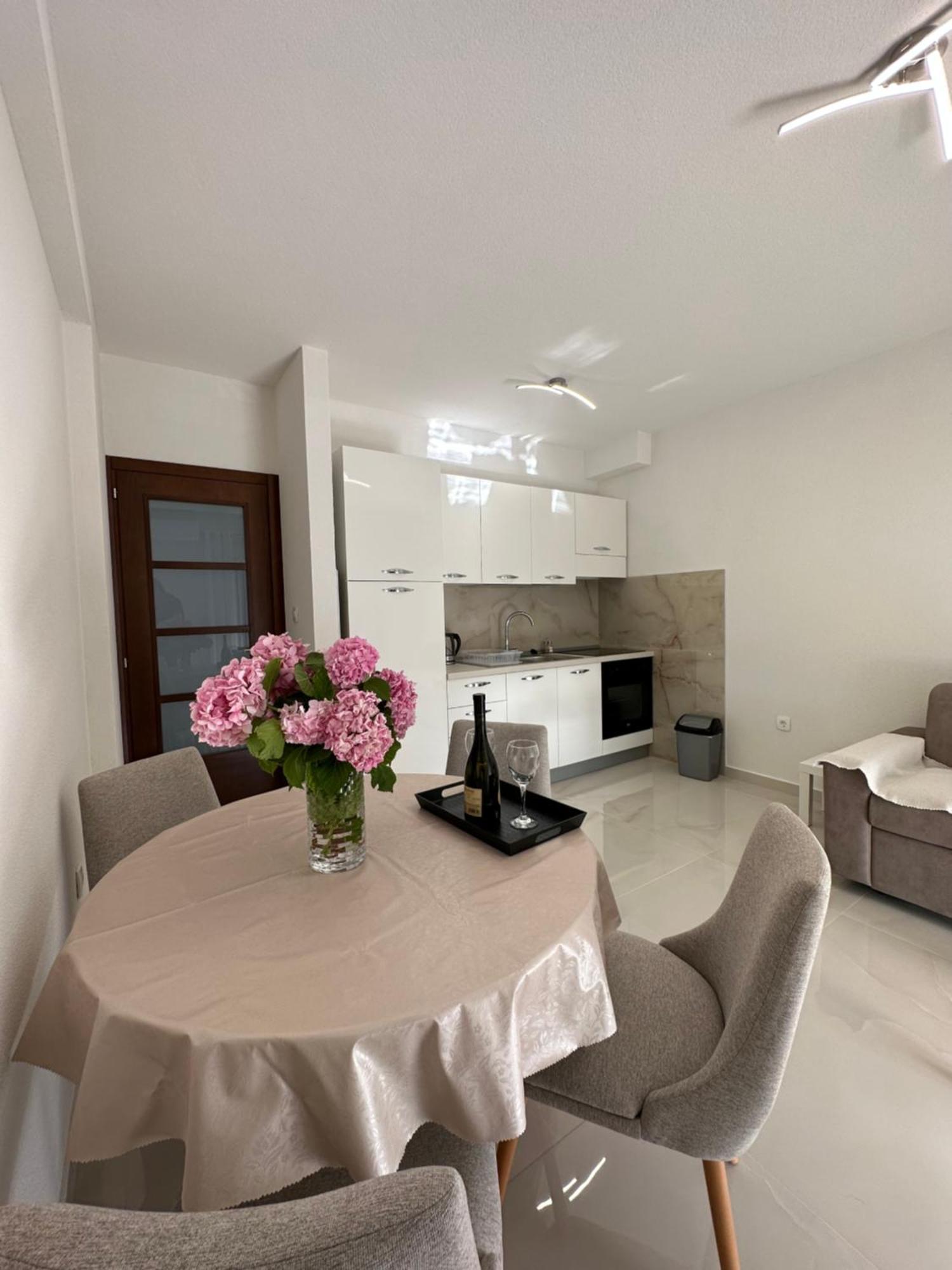 Sunny Apartment Kotor Extérieur photo