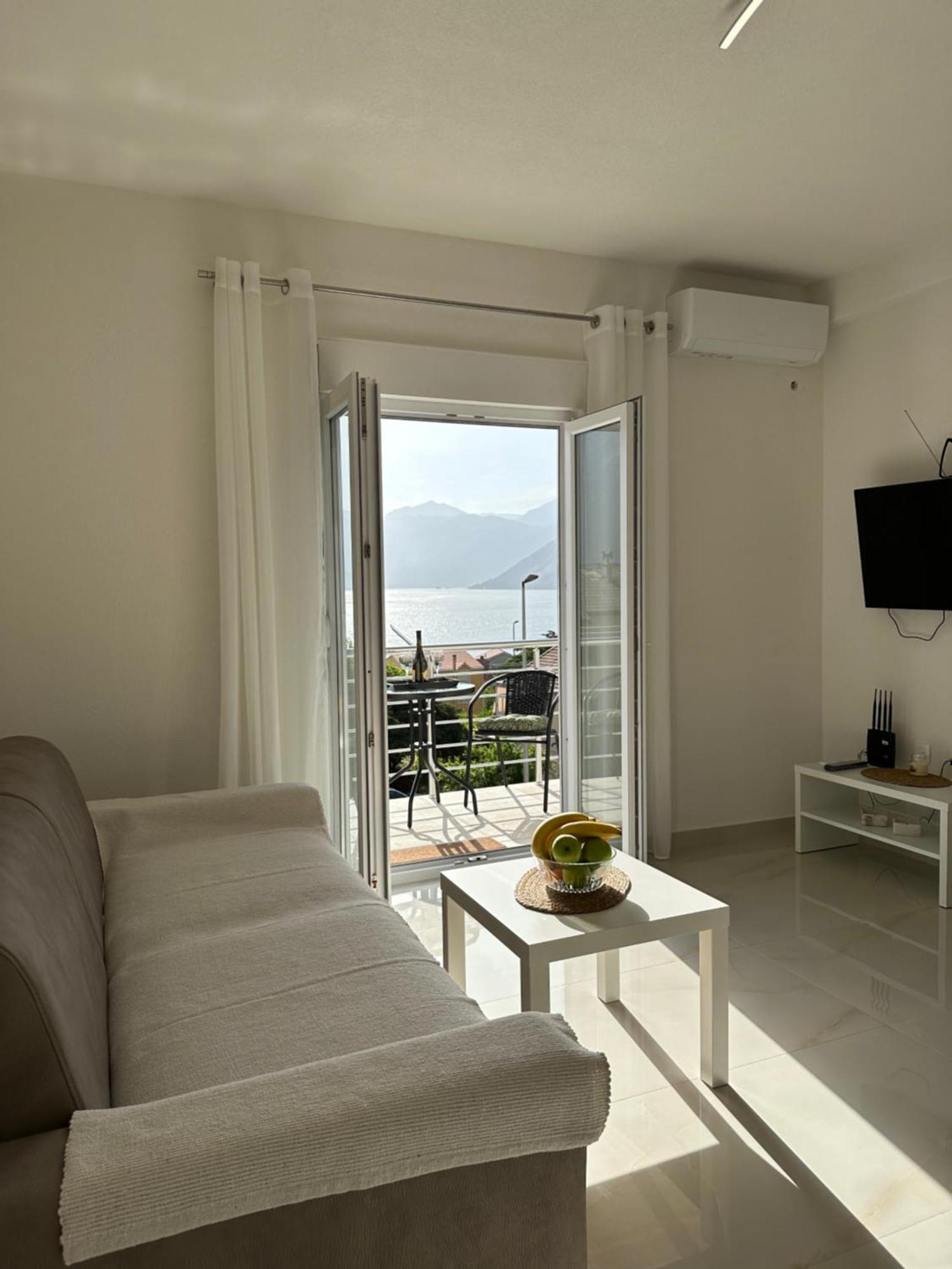 Sunny Apartment Kotor Extérieur photo