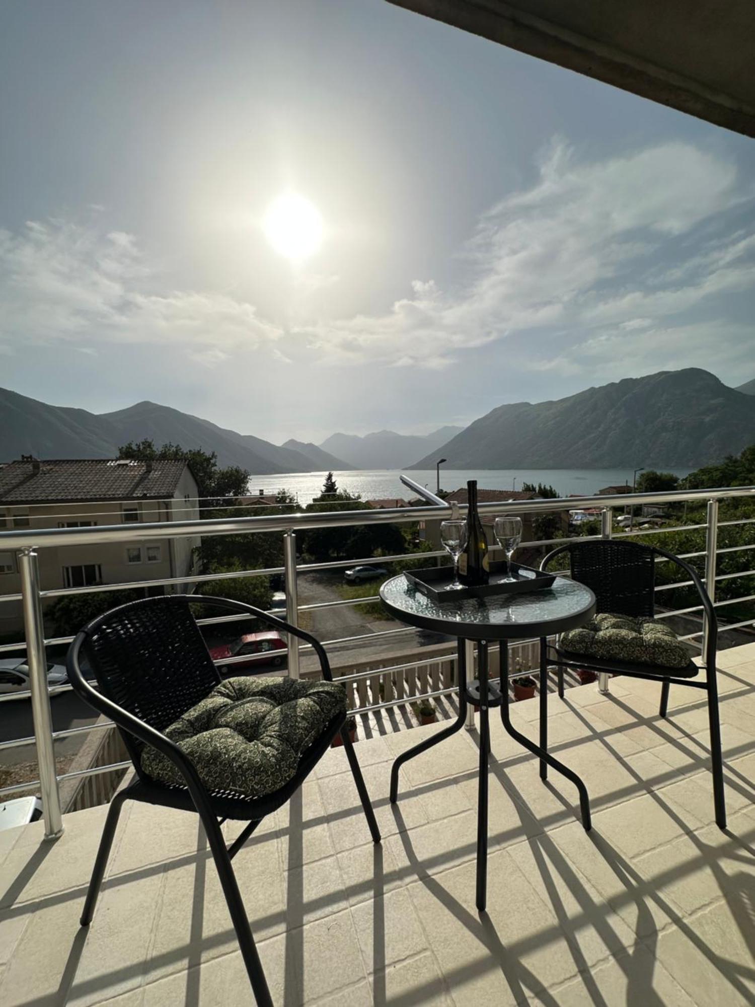 Sunny Apartment Kotor Extérieur photo