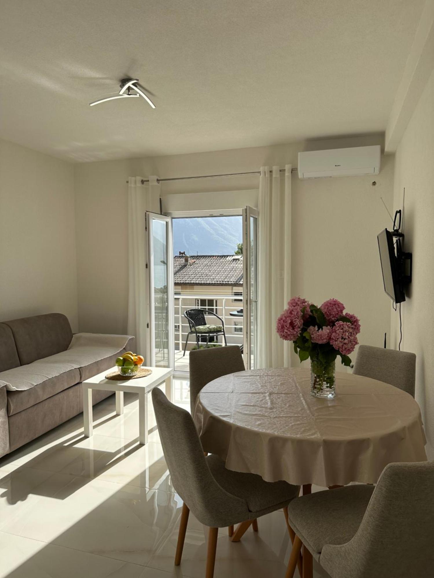 Sunny Apartment Kotor Extérieur photo